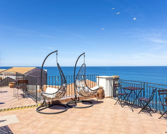 Dolce Vita Rooms and Apartments - צ'פאלו - מרפסת