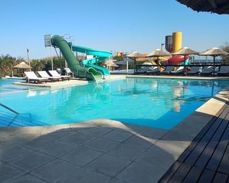 El Descubrimiento Resort Club - La Floresta - Piscina