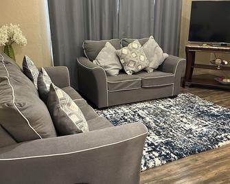 Cozy Condominium ground level - Salt Lake City - Living room