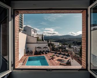 Apartamentos Avanel - Ronda - Varanda