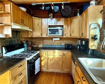 Ski in - Ski Out Log Cabin at Powder Mountain - Eden - Kitchen