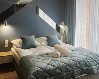 AMSTERDAM - nowy apartament w centrum z prywatnym zadaszonym parkingiem - Nowy Targ - Bedroom