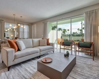 Formosa Valley By Une Homes - Orlando - Living room