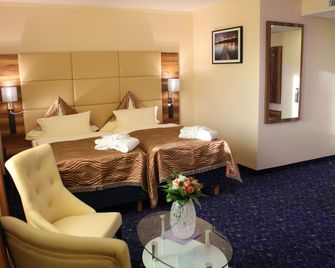 Grand Hotel Empire Frankfurt - Frankfurt am Main - Bedroom