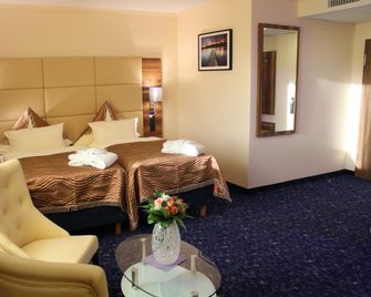 Grand Hotel Empire Frankfurt - Frankfurt am Main - Bedroom