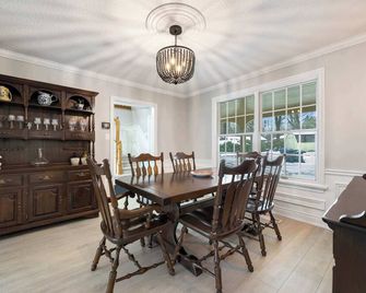 The Captains Lake House - Orillia - Essbereich