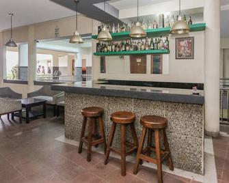 OYO Bang Day Residence - Depok - Bar
