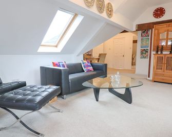 Dragon's Den - Chester - Living room