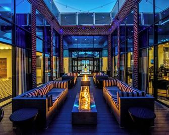 Hilton Mystic - מיסטיק - טרקלין