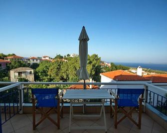 Fantasia House - Αλόννησος - Μπαλκόνι