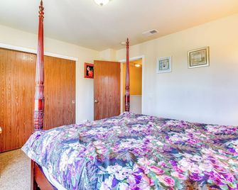 Pet-Friendly Brentwood House with Gas Grill! - Brentwood - Спальня