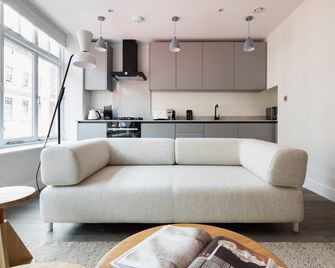 Hausd - Leicester Square - London - Living room