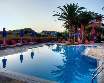 Lena Studios - Sidari - Pool