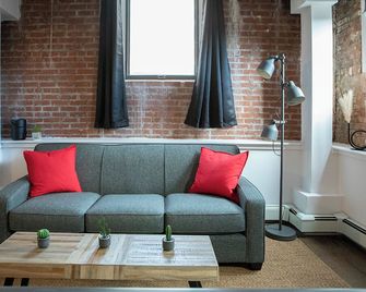 Cameo Hotel and Suites - Halifax - Living room