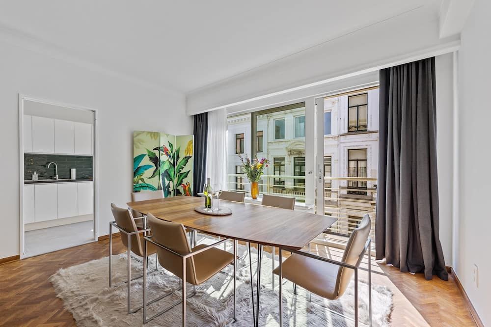 Central & luminous apartment - אנטוורפן - חדר אוכל