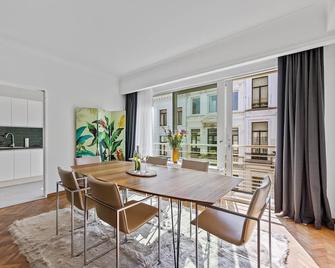 Central & luminous apartment - Antwerpen - Essbereich