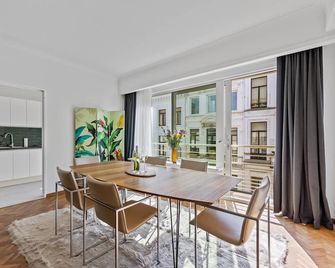 Central & luminous apartment - אנטוורפן - חדר אוכל