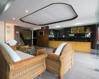 Khon Kaen Ruenrom Hotel - Khon Kaen - Rezeption