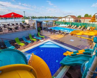 Hotel Sun - Senec - Zwembad