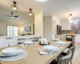 1 Mi to Main St & Amphitheater: Woodstock Home! - Woodstock - Eetruimte