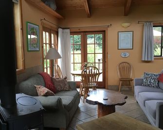 Vacation Home in the Redwoods - Scotia - Living room