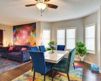 Pet-Friendly Davenport Home - Near Casino and Golf - Davenport - Dining room