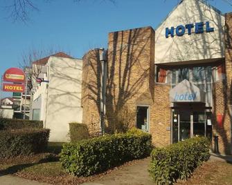 Hotel initial Torcy / Marne-la-Vallée by balladins - Torcy - Building
