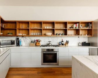 Red Rock Summit: Pool | Privacy + Views | Sauna - East Chatham - Kitchen