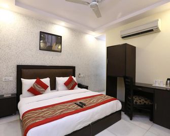 호텔 루팜 킹스턴 파크 - 뉴델리 - 침실