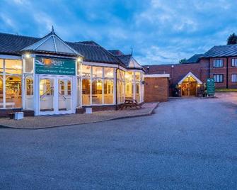 Superior Hotel - Dudley - Building