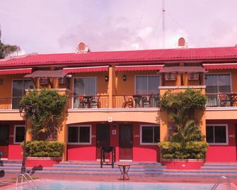 Crown Regency Residences Davao - Dávao - Edificio