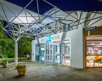 ibis budget Aubagne Les Paluds Agora - Aubagne - Gebouw