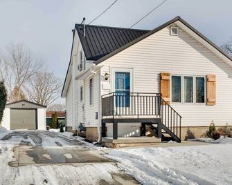 Charming Iowa Abode Near Knoxville Raceway! - Knoxville - Gebouw