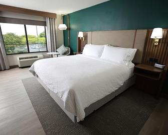 Holiday Inn St. Louis-Fairview Heights By IHG - Fairview Heights - Bedroom