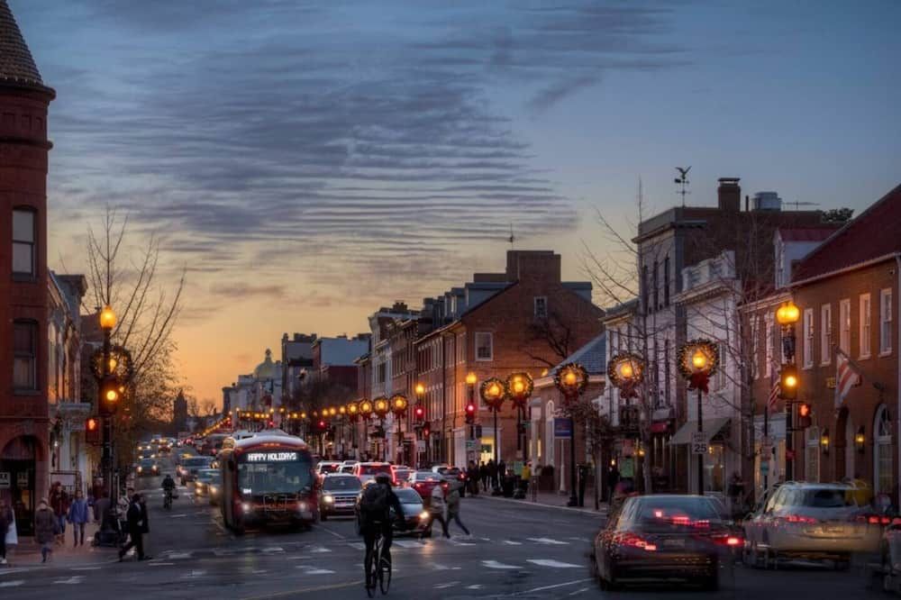 Outdoors view view of Private retreat minutes from GW P/way, DC, airport
