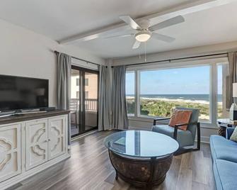 Amelia Surf and Racquet Club Condo - Oceanfront - Pools - Tennis Courts - Sleeps 4 - Fernandina Beach - Oturma odası
