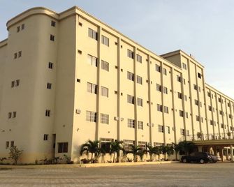 Pinnacle Hotels and Suites - Abakaliki - Edificio