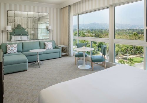 THE BEVERLY HILTON - Beverly Hills CA 9876 Wilshire 90210 Australia