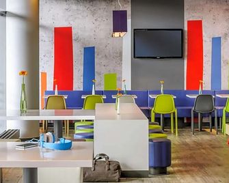 B&b Hotel Mannheim-friedrichsfeld - Mannheim - Restaurant