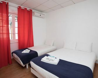 Peters Guesthouse - Aveiro - Bedroom