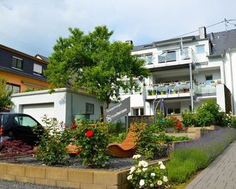 Ferienwohnungen Moselterrasse - Detzem - Edifício