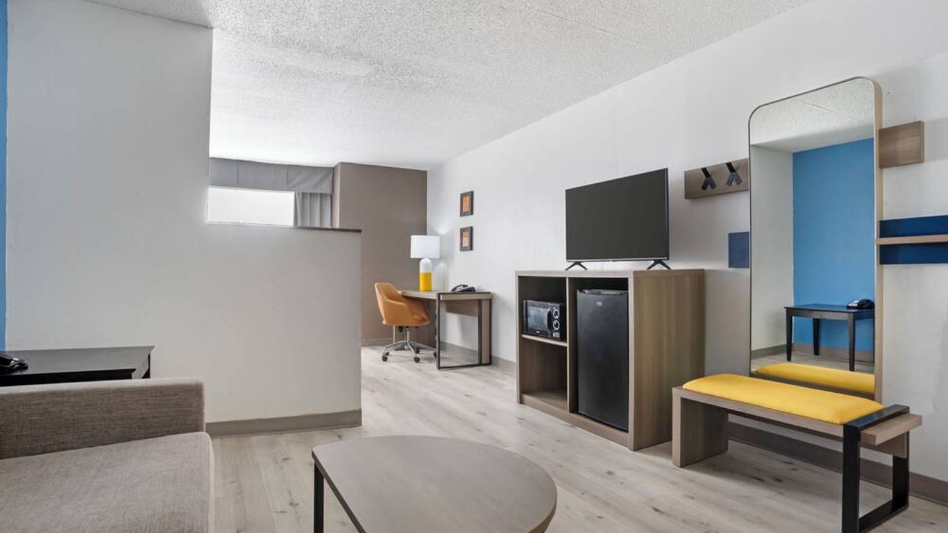 Comfort Inn & Suites Crystal Inn Sportsplex