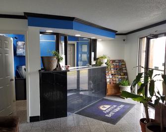 Indy Southwestern Inn - אינדיאנאפוליס - דלפק קבלה