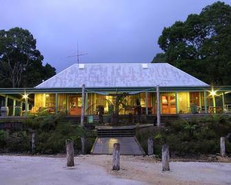 Corinna Wilderness Village - Corinna - Building