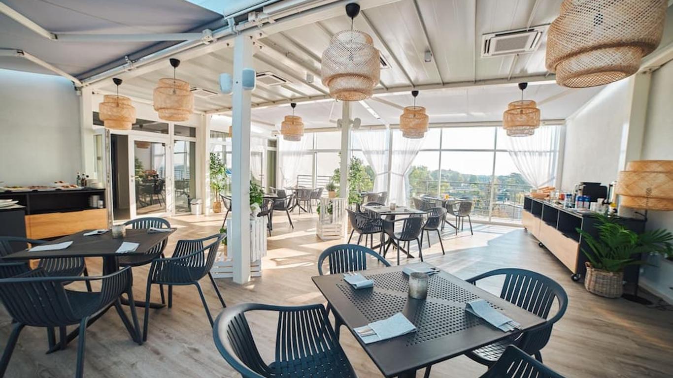 Molo Park Aparthotel