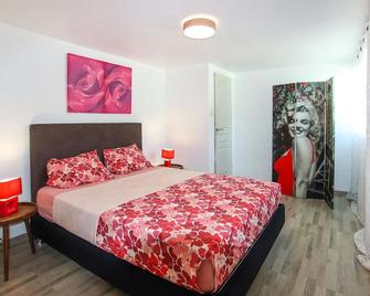2 bedroom stunning apartment in Gemenos - Gémenos - Chambre