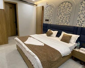 Hotel Liyan Inn - Kanpur - Slaapkamer