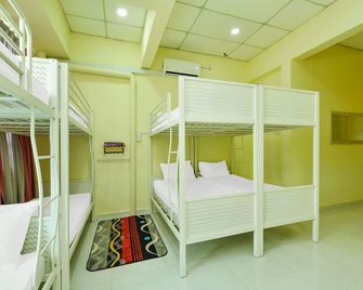 Spot On 90163 Kpfb Roomstay 2 - Kuala Terengganu - Bedroom