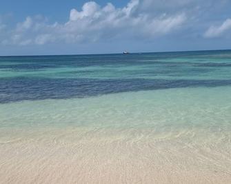 Captivating 1-bed Cottage in Codrington - Codrington - Playa