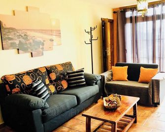 Casita Bellavista with great views in Mozaga - Mozaga - Phòng khách